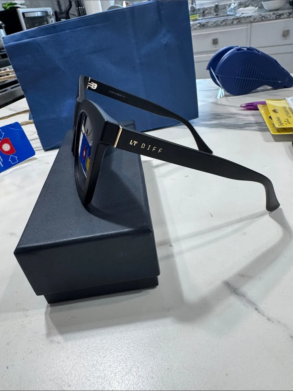 LT DIFF  Black Oversized Sunglasses with Purple Gradient Lenses